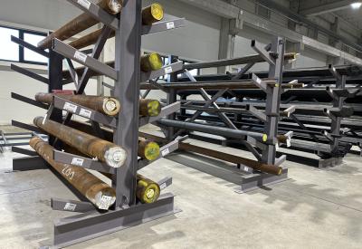 fi materijali na policama u magacinu Aktiv